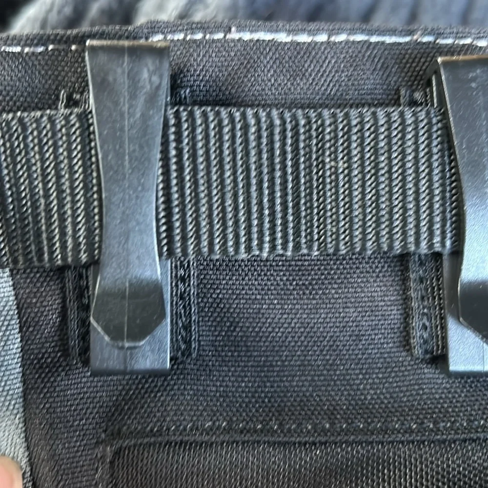 NWOT Top Paw treat pouch